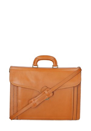 Braune Lederakte mit strukturierter Form, Obergriff und abnehmbarem Schultergurt. Verfügt über Nähte und eine Vorderklappe mit Schnalle.