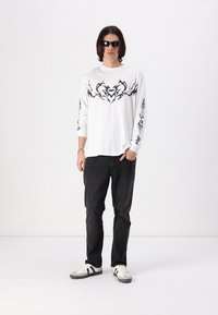 BOILER ROOM TRIBAL UNISEX - Long sleeved top - white