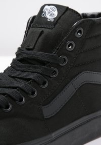 Vans Vysoké tenisky - black