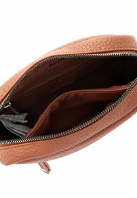 SURI FREY CORY - Borsa a tracolla - cognac