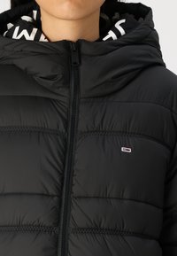 Tommy Jeans MAXI ROUCH TAPE JACKET - Winter coat - black