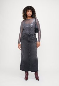 ONLY Carmakoma CARCILLA LONG SLIT SKIRT - Maxi szoknya - washed black