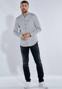 Emilio Adani GEMUSTERT - Hemd - grau