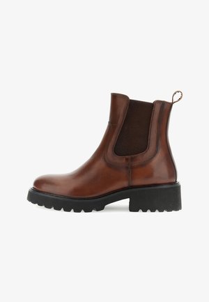 Hnědá kožená Chelsea bota s černým elastickým bočním panelem, poutkem na patě a robustní černou gumovou podrážkou.