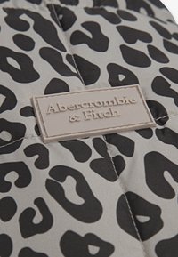 Abercrombie & Fitch MIDWEIGHT PUFFER JACKET UNISEX - Vinterjakke - beige