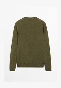 Unselected, dark green