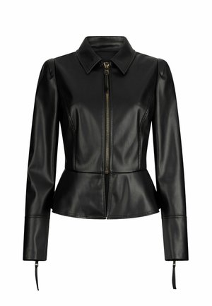 Čierna umelá kožená bunda s peplum pásom, zipsovým uzáverom, špicatým golierom a jemnou geometrickou textúrou na rukávoch.