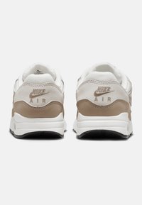 Nike Sportswear AIR MAX 1 UNISEX - Sportcipő - phantom/khaki/light orewood burn/black