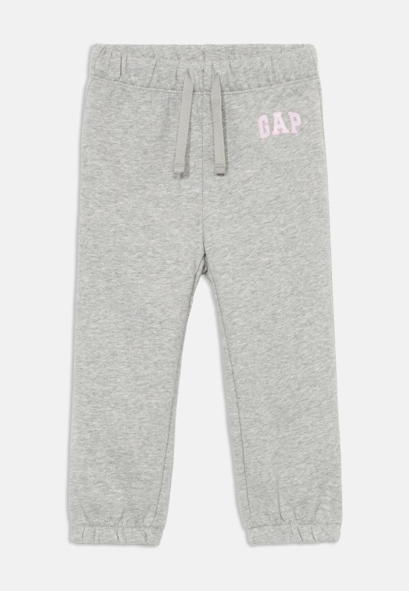 Grå mjukisbyxor för småbarn med elastisk midja och muddar, dragsko och rosa GAP-logotyp på främre högra sidan.