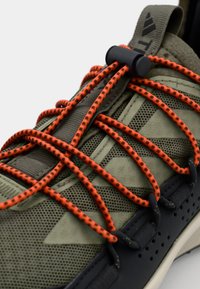 Thumbnail Image 4