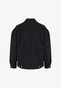 Unselected, black washed