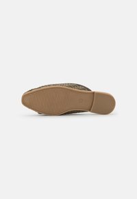 Marco Tozzi Slip-ons - khaki