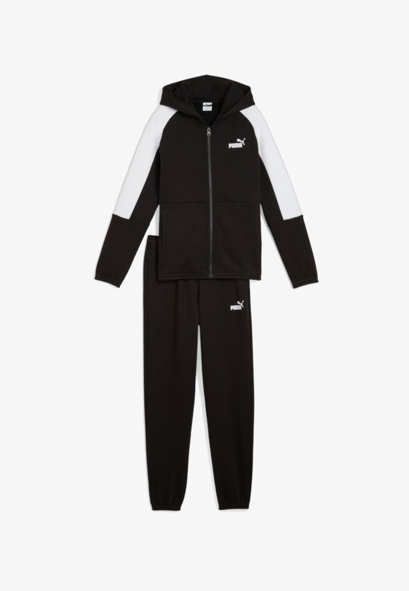 Conjunto de chándal negro que incluye una sudadera con capucha y cremallera con detalles blancos y pantalones a juego. Fabricado en tejido suave, incluye detalles del logo.