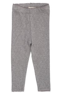 Szürke leggings puha, texturált anyagból. Hagyományos derékpánttal és mintás dizájnnal rendelkezik. Teljes hosszúságú, testhez simuló fazonban.