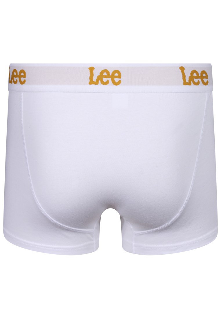 Białe bokserki z miękkim elastycznym paskiem, na którym znajduje się żółte logo "Lee". Gładki i dopasowany krój z bezszwowym tyłem.