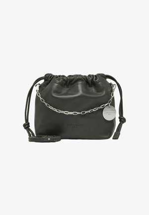 Sac en cuir noir à cordon avec anse chaîne argentée et étiquette métallique ronde, avec un petit nom de marque embossé sur le devant.
