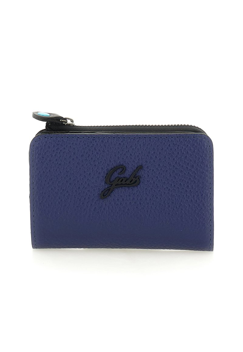 Portafoglio rettangolare compatto in pelle blu con texture a granuli, zip nera con dettaglio blu e logo "Gabs" impresso sul davanti.