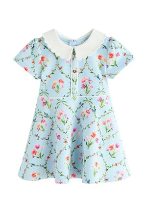 Hele sinine väikelapse kleit valge lainelise kraega, lühikeste varrukatega, lille- ja liblikamustriga ning südamekujuliste nööpidega ees.