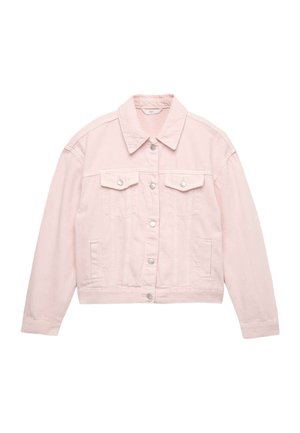 Chaqueta de mezclilla en rosa claro con cierre frontal de botones, dos bolsillos de solapa en el pecho con botones y bolsillos laterales de ojal, dispuesta plana.