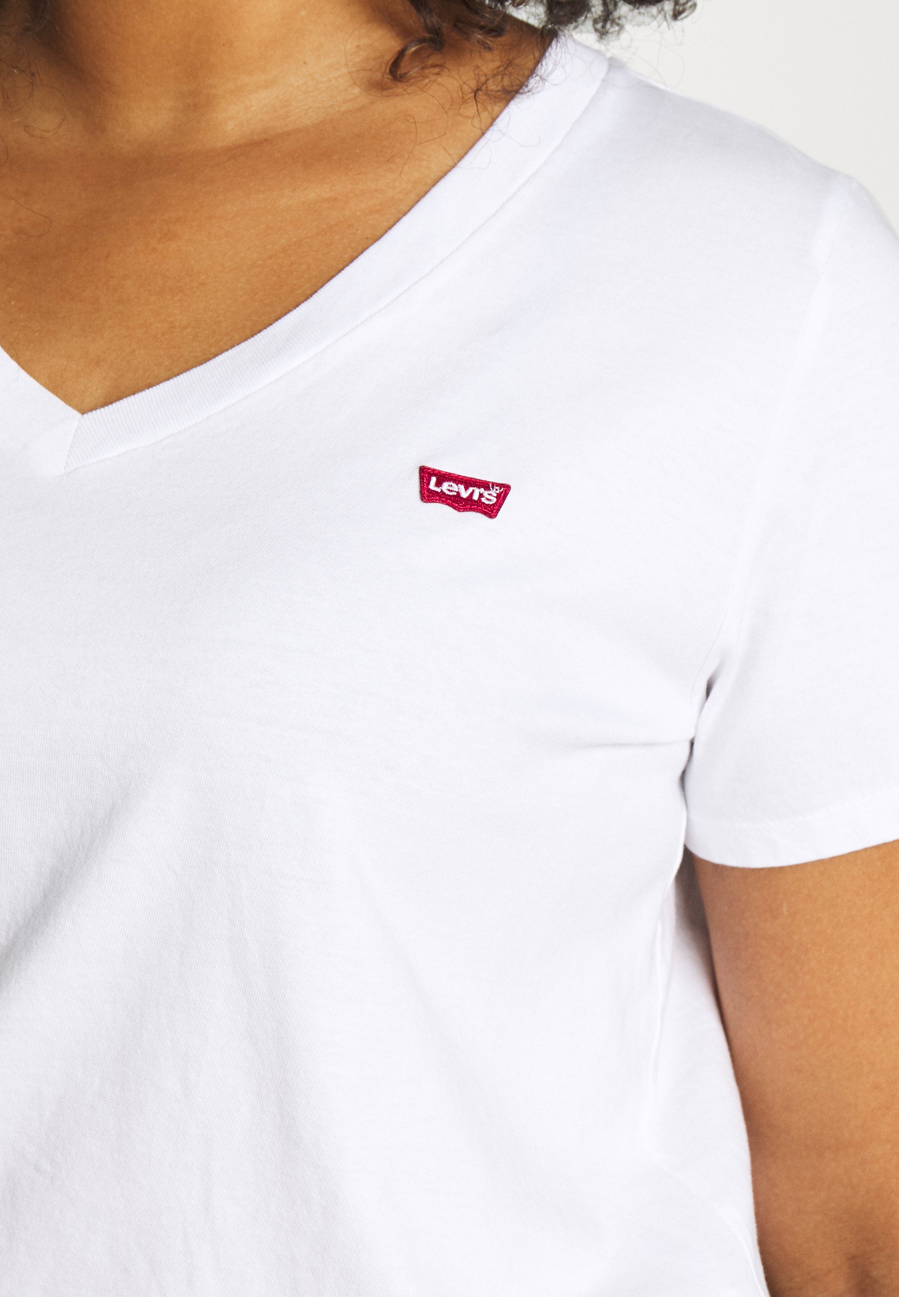 Levi's® Plus V NECK TEE - Paprasti 