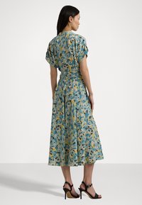 Lauren Ralph Lauren Petite FLORAL BELTED CREPE DRESS - Dnevna obleka - cream multi