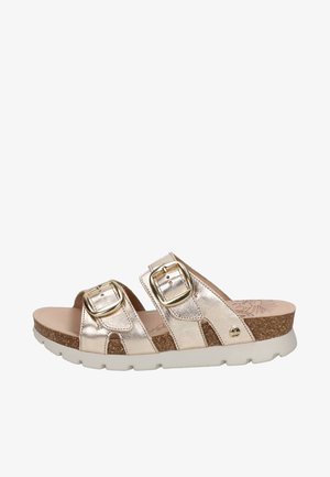 Sandalias deslizantes metálicas doradas con dos correas anchas y hebillas ajustables, plantilla de corcho y suela de goma blanca para mayor comodidad y soporte.