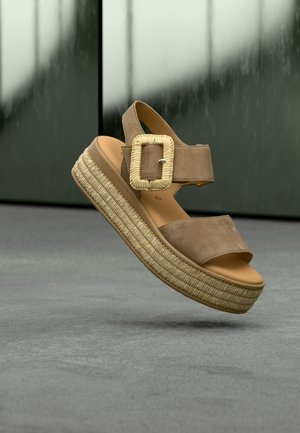 Sandalias con plataforma - peanut