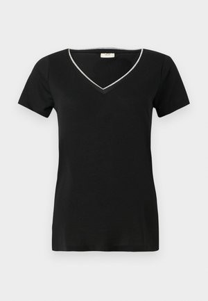 Schwarzes T-Shirt mit V-Ausschnitt, kurzen Ärmeln, einem kontrastierenden silbernen Besatz entlang des Ausschnitts und einer weichen, glatten Textur.