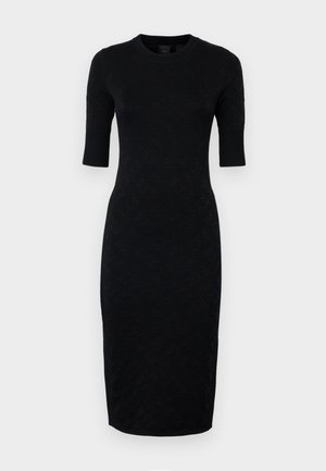 Abito nero lavorato a maglia con scollo rotondo a coste e maniche corte, caratterizzato da un motivo testurizzato su tutta la superficie e una forma aderente.