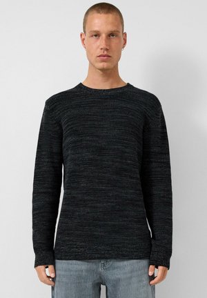 - Sweter