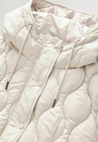 REGULAR FIT  - LIGHTWEIGHT QUILTED - Winter jacket - white