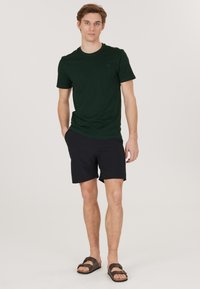 Cruz T-shirt - bas - scarab