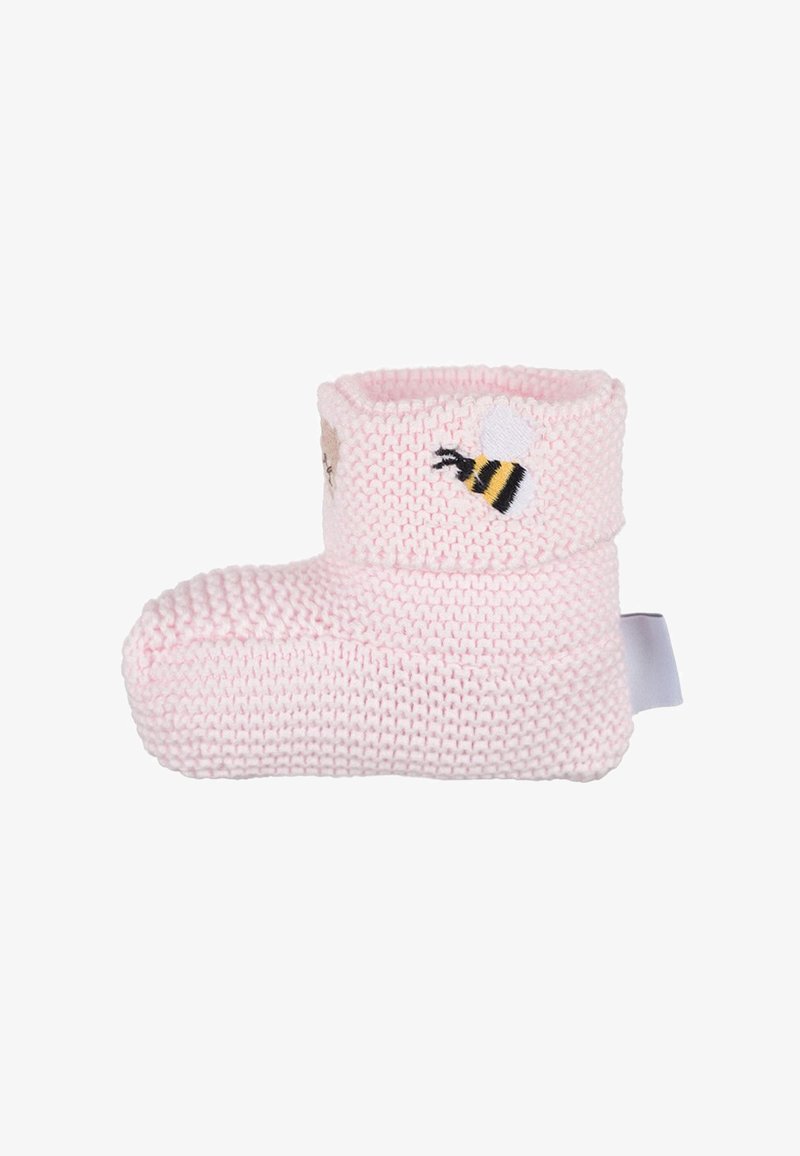 Dziane różowe buciki dla niemowląt z mankietem, ozdobione haftowanymi wzorami pszczół i zwierząt. Miękka tekstura z płaską białą metką po boku.