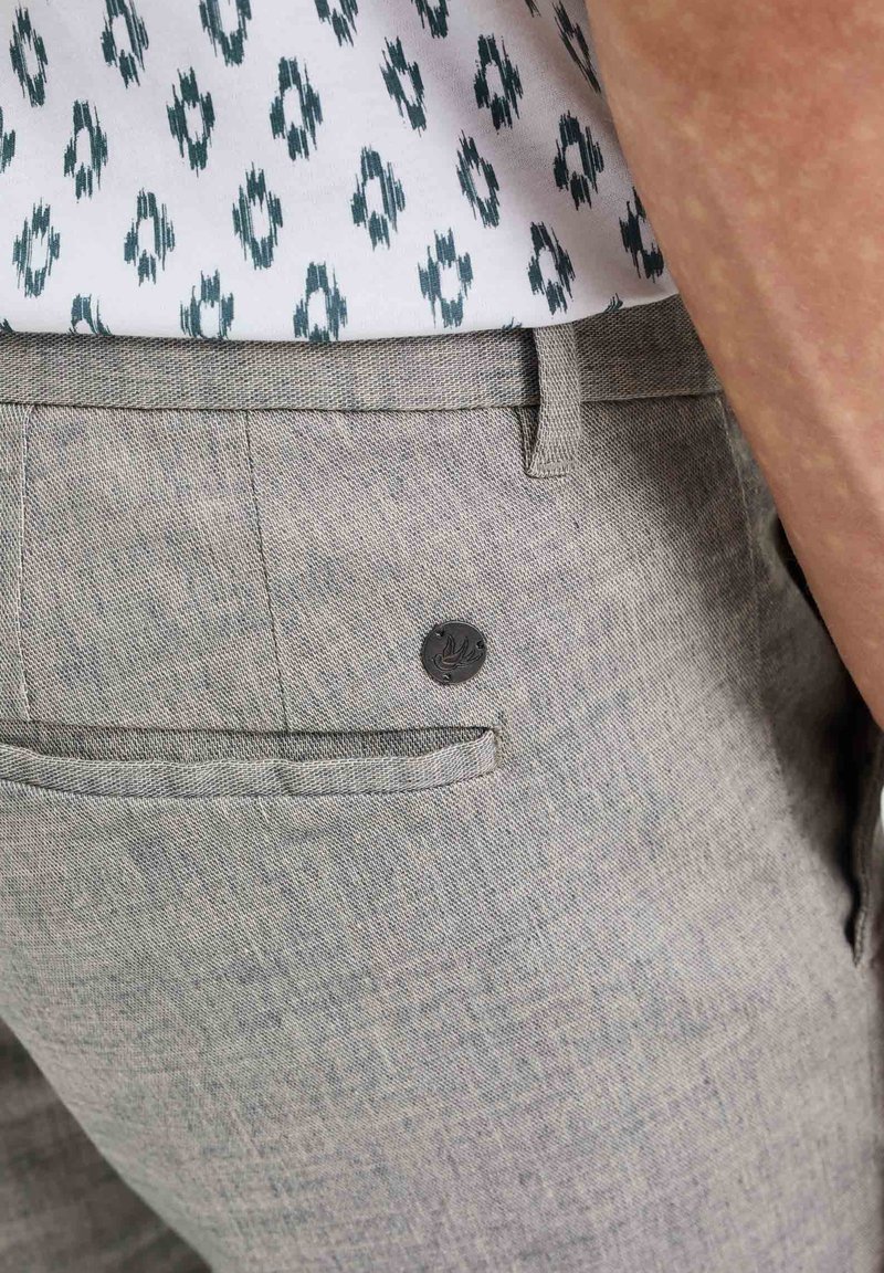 Herren Chinos | WE Fashion SLIM FIT Chino grey/hellgrau - LZ62434 Herren Chinos | WE Fashion SLIM FIT Chino grey/hellgrau - LZ62434