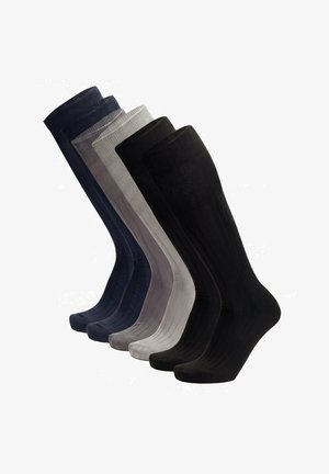 Fünf Paar gerippte knielange Socken in Schwarz, Grau, Hellgrau, Dunkelgrau und Marineblau, nebeneinander angeordnet.