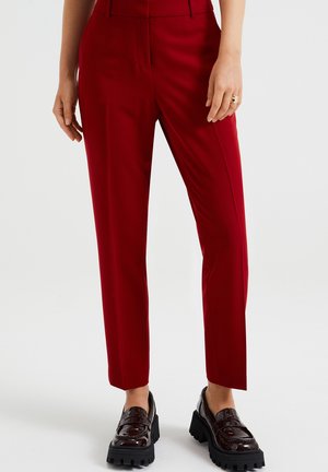 Chinos - red