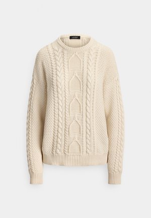 Pletený sveter v krémovej farbe s okrúhlym výstrihom, zdobený textúrovanými vzormi a detailmi vrkočového pletenia. Rukávy a lem ukončené rebrovaním zvýrazňujú dizajn.
