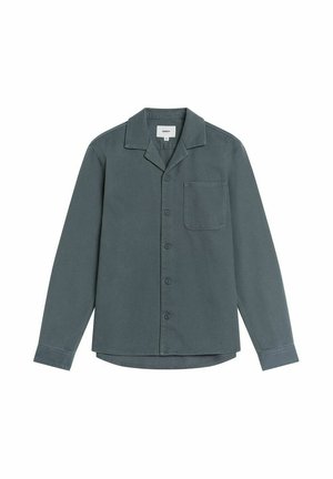 Donkergroen overhemd met lange mouwen, met knoopsluiting, voorzien van een kraag en één borstzak, gemaakt van een gladde stof met een minimalistisch ontwerp.