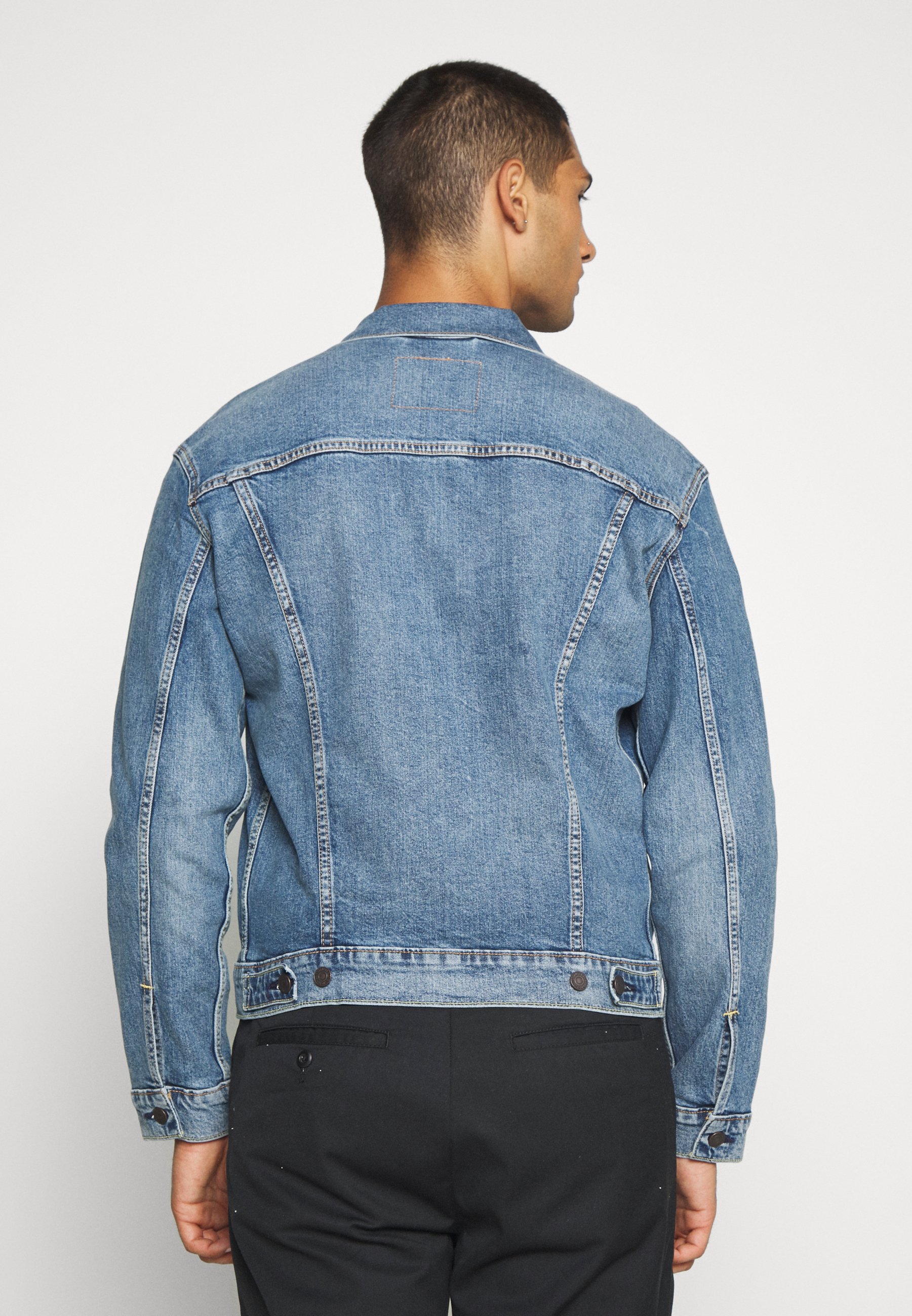 Levi's® THE TRUCKER JACKET - Denim 