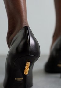 MOSCHINO SCARPA DONNA - Classic heels - nero