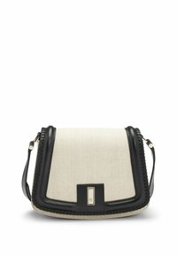 Borsa a tracolla con corpo in tela beige e dettagli in pelle nera. Presenta una finitura intrecciata e una chiusura in tonalità oro sul davanti. Tracolla regolabile.