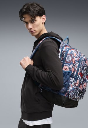 Puma, PUMA ACADEMY AOP BACKPACK UNISEX - Zaino - midnight petrol-for all time red-running badges aop