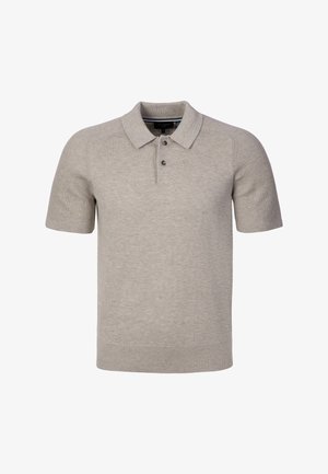 Polo gris clair à manches courtes avec patte à deux boutons, manches, col et bas côtelés, fabriqué en tissu maille douce.