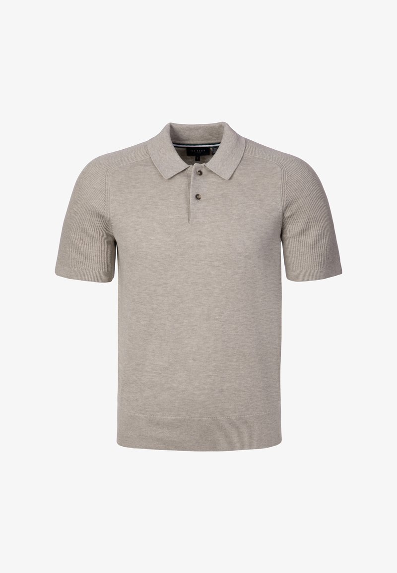 Polo de color gris claro de manga corta con tapeta de dos botones, mangas, cuello y bajo acanalados, fabricado con tejido de punto suave.