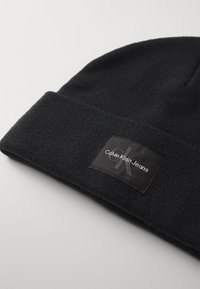 Calvin Klein Jeans MONO LOGO PATCH BEANIE - Beanie - black