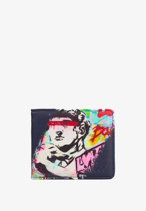 Peněženka s tmavě modrým syntetickým materiálem a živým graffiti-style potiskem sochy a abstraktních vzorů v růžové, žluté a zelené barvě.
