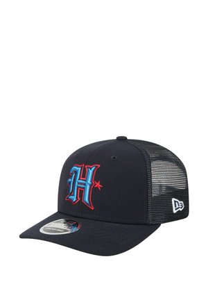 Dunkelblaues Baseballcap mit steifem Schirm, das auf der Vorderseite ein hellblaues und rotes gesticktes "H"-Logo und auf der Rückseite ein Mesh hat.