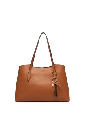 Sac cabas en cuir marron avec deux bretelles d'épaule et un porte-clés décoratif avec des pampilles et un charme en métal suspendu à l'avant.