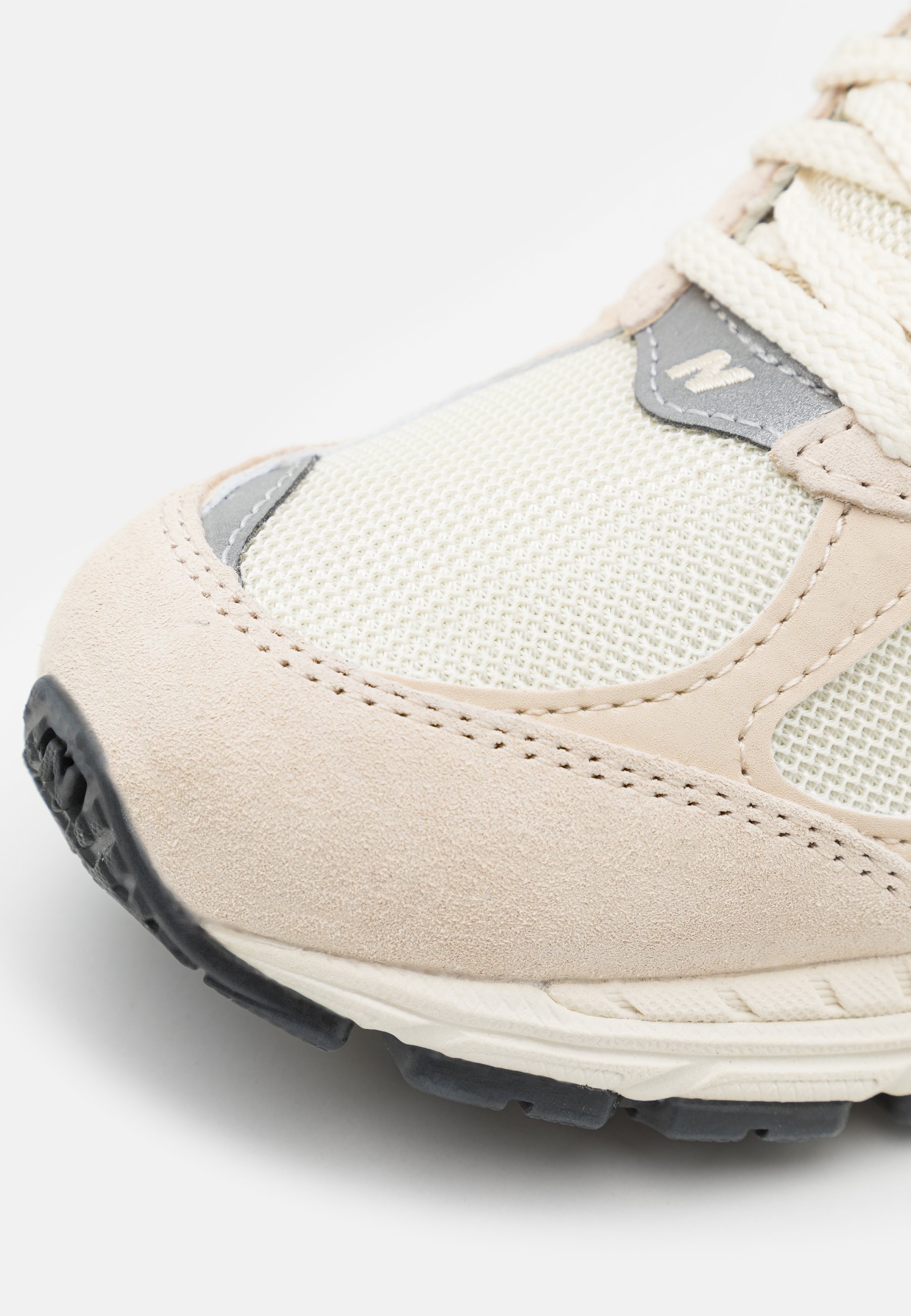 New Balance M2002 UNISEX - Trainers - calm taupe/beige - Zalando.co.uk