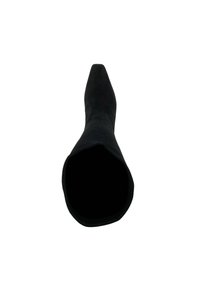 Botte noire en daim arrivée au-dessus du genou avec un nez pointu et une texture lisse. L'intérieur est non doublé, mettant en valeur une ouverture sombre.